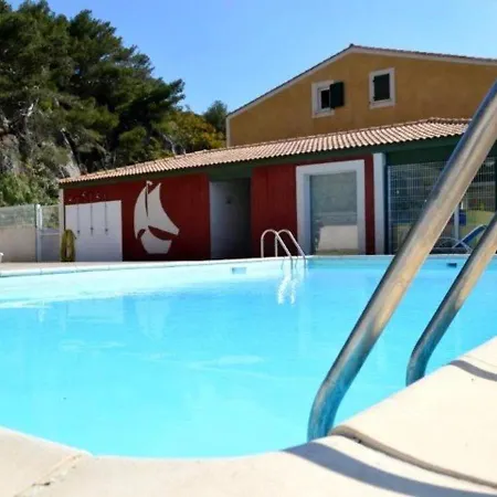 Daire 2 Pieces Avec Terrasse Pres De La Plage, Piscine Et Commerces A - Fr-1-229b-731 Narbonne